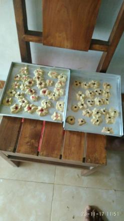 Pelatihan Pembuatan Roti Berbahan Pati Garut, PKK Dusun Cawan