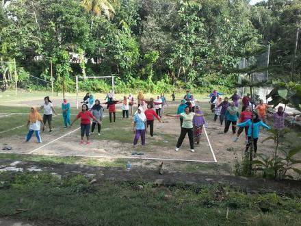 Kegiatan Senam Lansia Rutin Dusun Brongkol