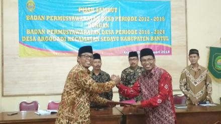 PISAH SAMBUT ANGGOTA BPD TAHUN 2012-2018 DENGAN ANGGOTA BPD TAHUN 2018-2024 DESA ARGODADI