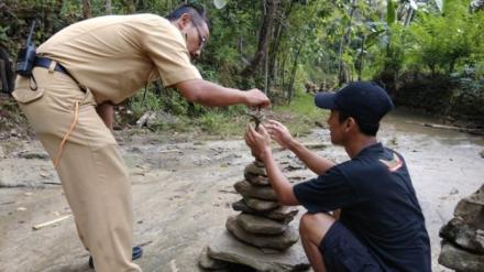 WISATA BATU TUMPUK BRONGKOL ARGODADI