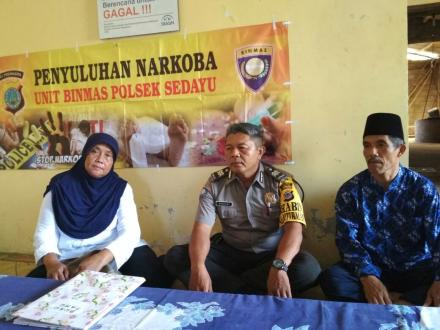 Pembinaan dan Penyuluhan Bahaya Narkoba dari Bhabinkamtibmas kepada Ibu-Ibu di Dusun Dingkikan