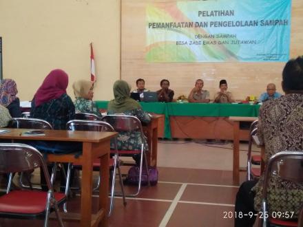 Pelatihan Pemanfaatan dan pengelolaan sampah Desa Argodadi th 2018