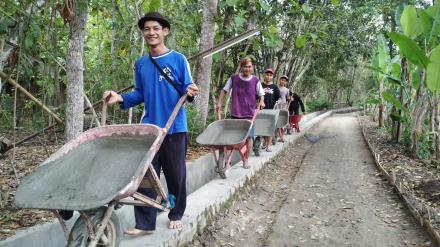 Pelaksanaan Kegiatan Dana Bantuan Keuangan Khusus di Beberapa Dusun Desa Argodadi