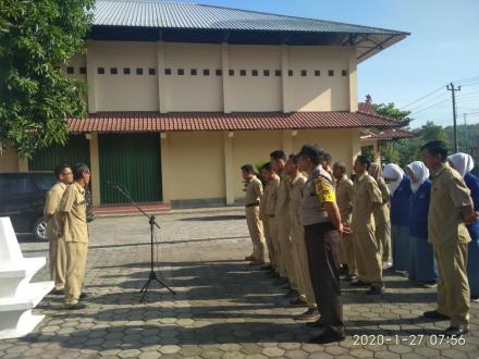 Pj Lurah Pimpin Apel Senin Pagi