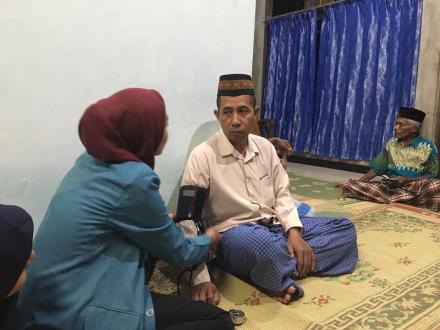 Detekasi Dini PTM, Mahasiswa K3M Gelar Layanan Pojok Tensi