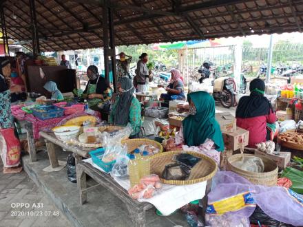 Bhabinkamtibmas Argodadi Monitoring Penggunaan Masker