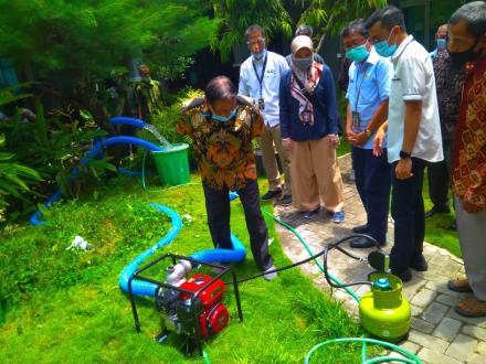 Petani Argodadi Terima Hibah Mesin Pompa Air Konversi BBM ke BBG