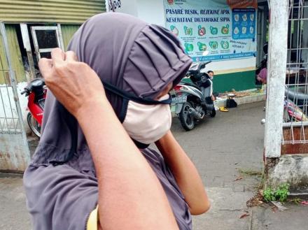 Bhabinkamtibmas Argodadi Monitoring Penggunaan Masker