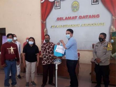 PT Pertamina Serahkan Bantuan Alat Kesehatan Untuk Argodadi Pinilih