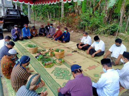 Ungkapan Rasa Syukur, Warga Sumberan Gelar Wiwitan