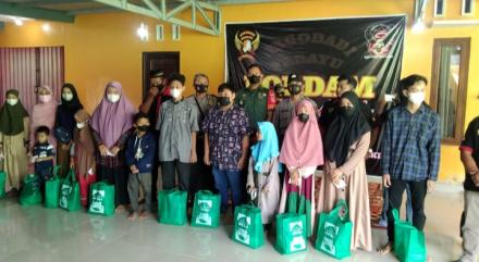 Fordam Bersama Pemuda Pancasila dan Polsek Sedayu Bagikan Bingkisan Lebaran