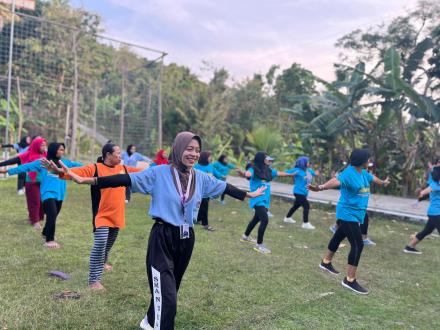 Menjaga Kesehatan Dengan Senam Bersama Ibu Ibu Padukuhan Brongkol