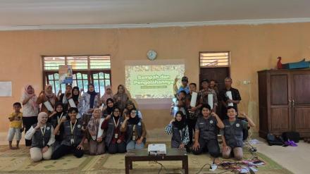 Edukasi Pemilahan dan Pengolahan Sampah oleh Tim KKN-M UNY di Dusun Kadibeso